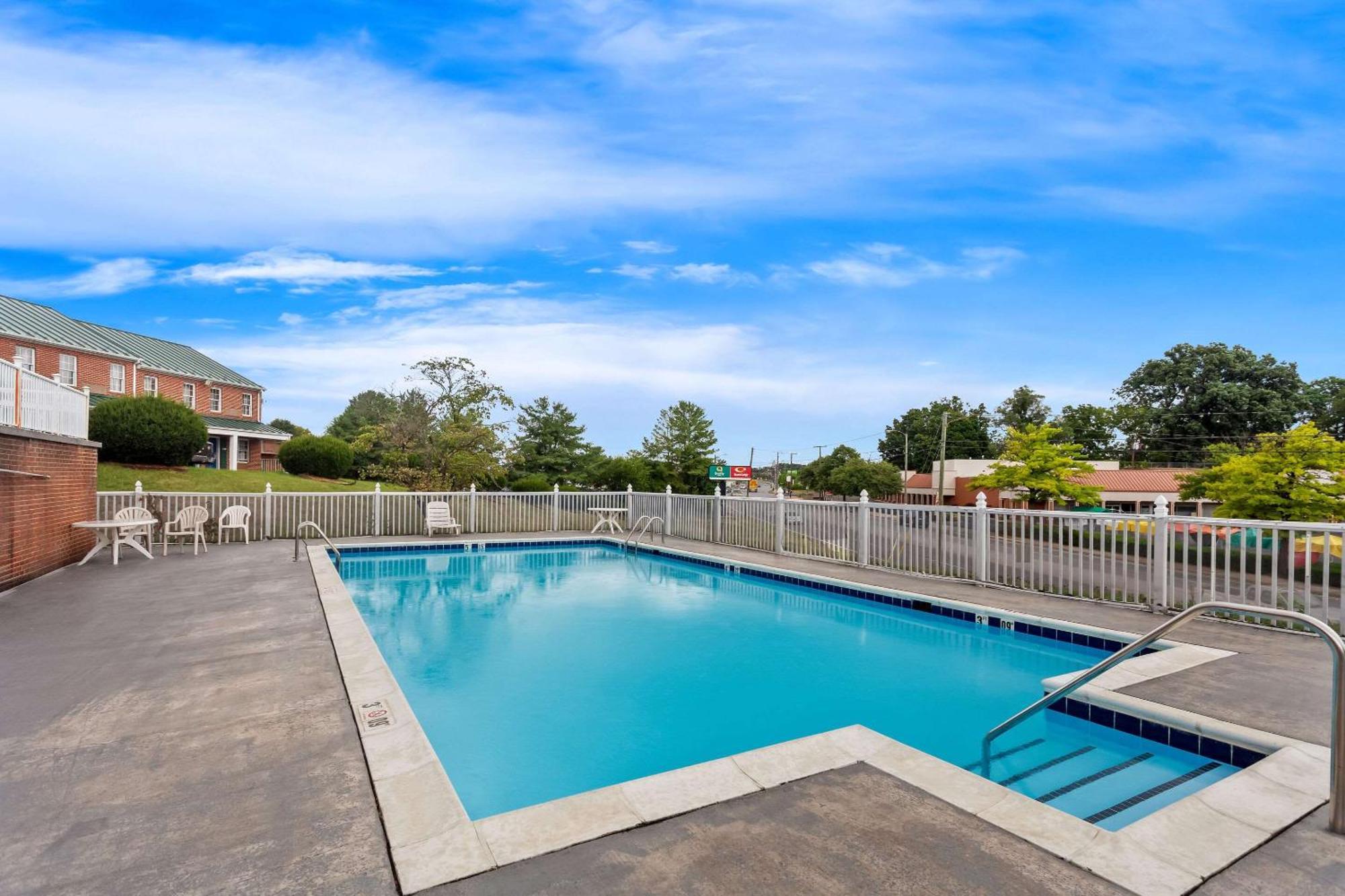 Econo Lodge Waynesboro - Skyline Drive Exterior foto